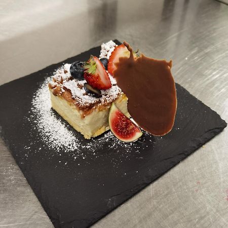 Hotel Olecki 오시비엥침 외부 사진