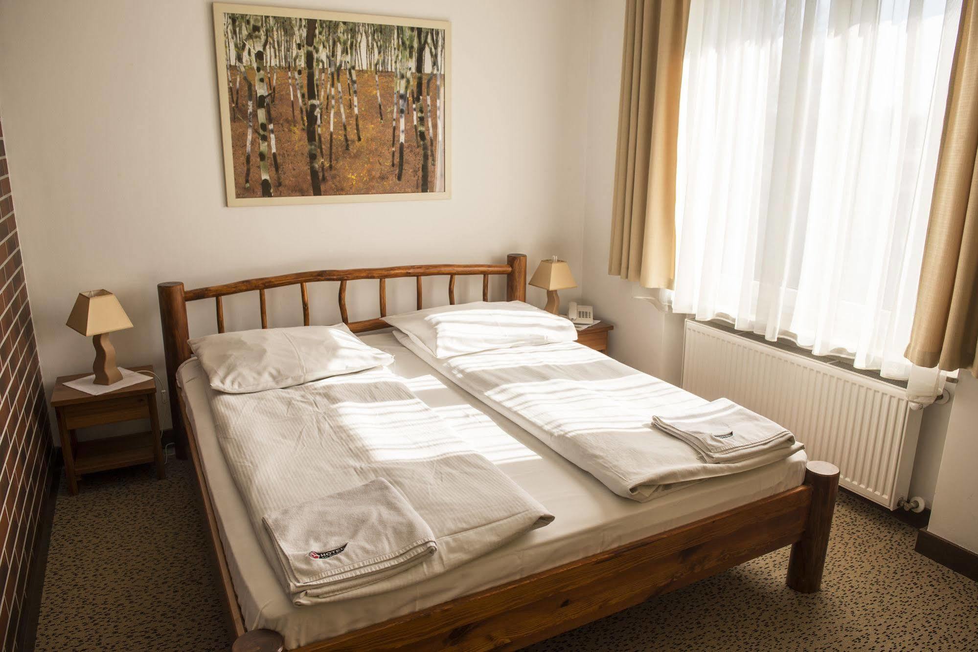 Hotel Olecki 오시비엥침 외부 사진