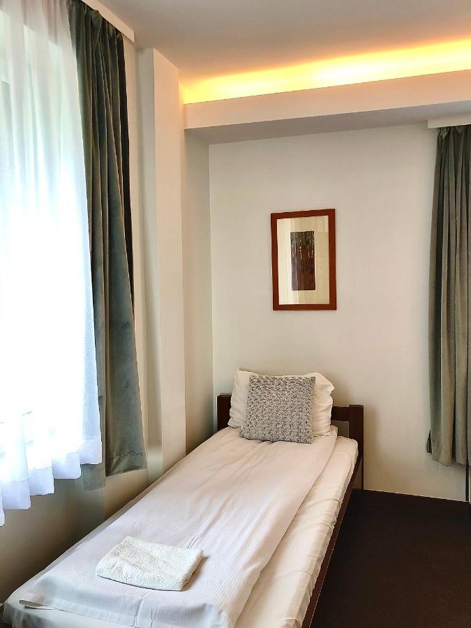 Hotel Olecki 오시비엥침 외부 사진