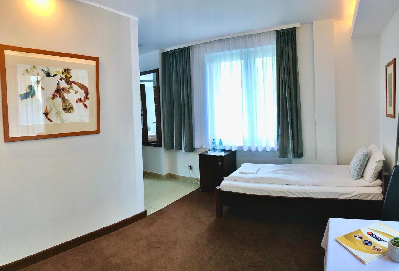 Hotel Olecki 오시비엥침 외부 사진